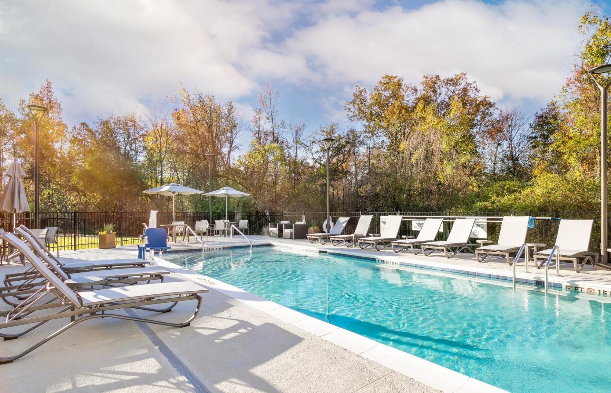 Holiday Inn Express Chattanooga - Hamilton Place Bagian luar foto