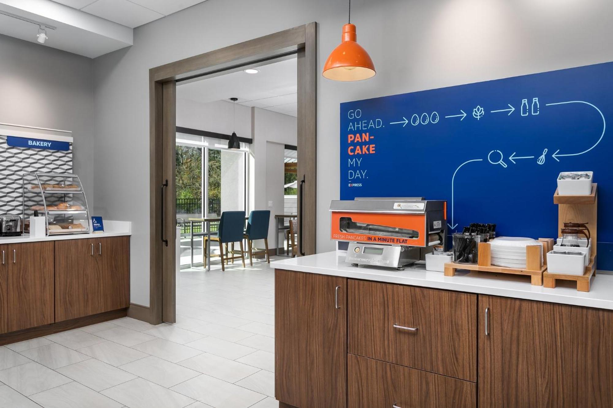 Holiday Inn Express Chattanooga - Hamilton Place Bagian luar foto