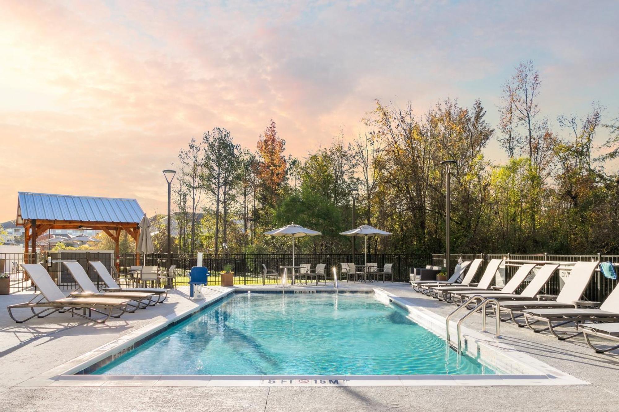 Holiday Inn Express Chattanooga - Hamilton Place Bagian luar foto
